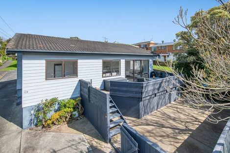 Photo of property in 13 Red Beach Road, Red Beach, 0932