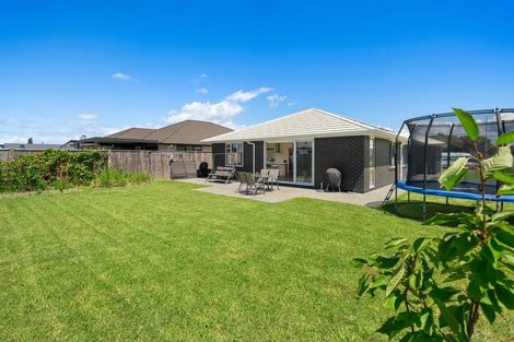 Photo of property in 16 Kotare Drive, Coastlands, Whakatane, 3120