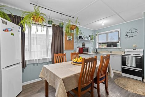 Photo of property in 8 Omori Place, Castlecliff, Whanganui, 4501