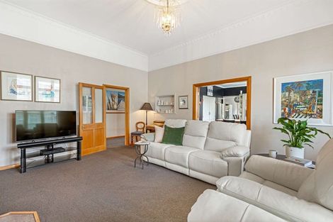 Photo of property in 8 Saint Leonard Street, Saint Johns Hill, Whanganui, 4501