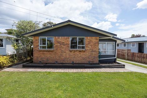 Photo of property in 22 Manapouri Place, Glenview, Hamilton, 3206