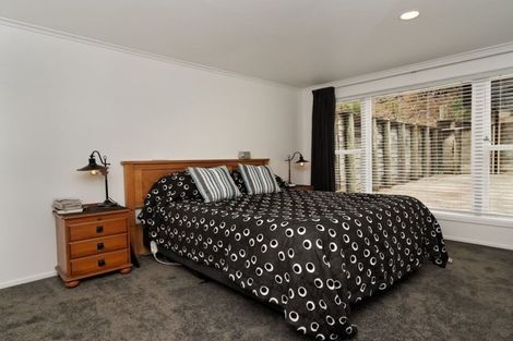 Photo of property in 315 Sturges Road, Henderson Valley, Auckland, 0612