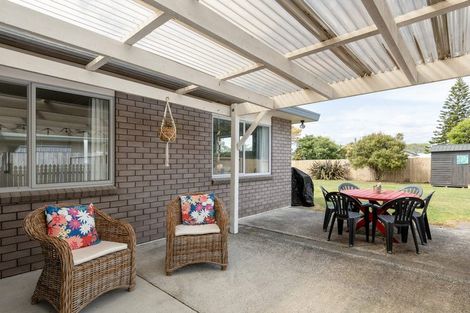 Photo of property in 10 Webb Place, Papamoa Beach, Papamoa, 3118