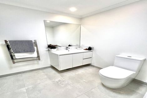 Photo of property in 60 Manarini Road, Westgate, Auckland, 0614