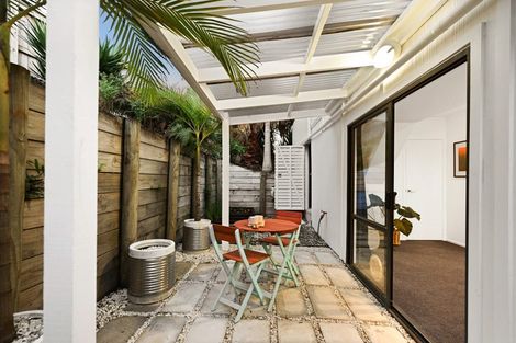 Photo of property in 22 Gilbass Avenue, Hamilton Lake, Hamilton, 3204