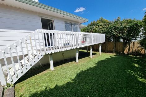Photo of property in 2/74 College Road, Northcote, Auckland, 0627