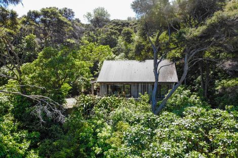 Photo of property in 6888i Christchurch Akaroa Road, Takamatua, 7581