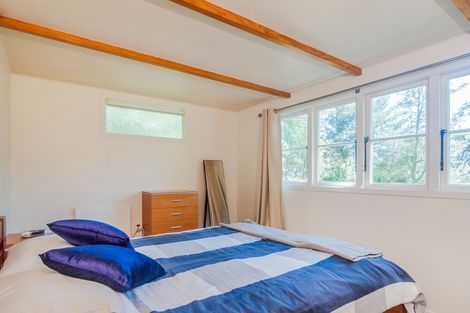 Photo of property in 165 Laingholm Drive, Laingholm, Auckland, 0604