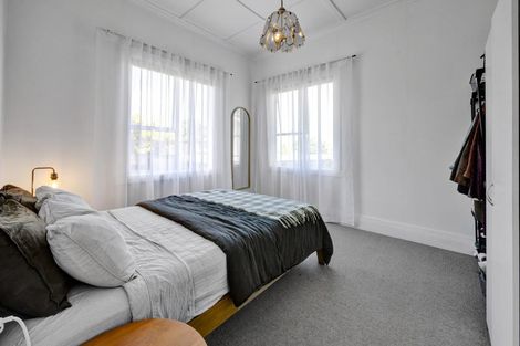 Photo of property in 9 Preston Street, Eltham, 4322