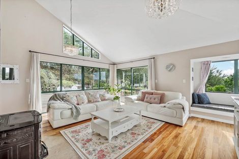 Photo of property in 1 Whangaparaoa Road, Red Beach, 0932
