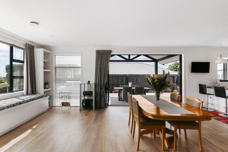 Photo of property in 15 Dayna Avenue, Ohauiti, Tauranga, 3112