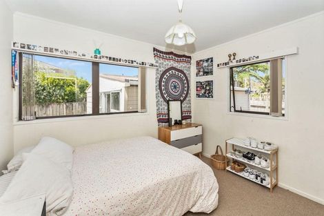 Photo of property in 106 Te Atatu Road, Te Atatu South, Auckland, 0610