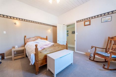 Photo of property in 16 Test Street, South Hill, Oamaru, 9400