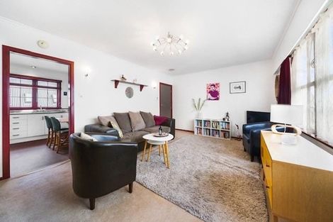 Photo of property in 1/95 Whites Line East, Waiwhetu, Lower Hutt, 5010