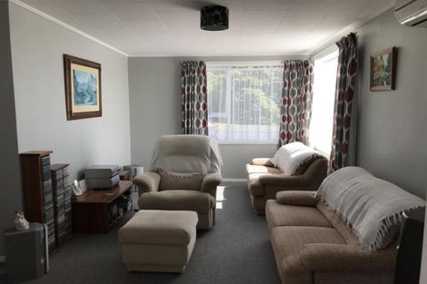 Photo of property in 9 Page Street, Stratford, 4332