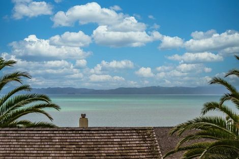 Photo of property in 235 Bleakhouse Road, Mellons Bay, Auckland, 2014