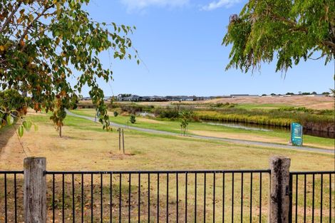 Photo of property in 37 Golden Sands Drive, Papamoa Beach, Papamoa, 3118