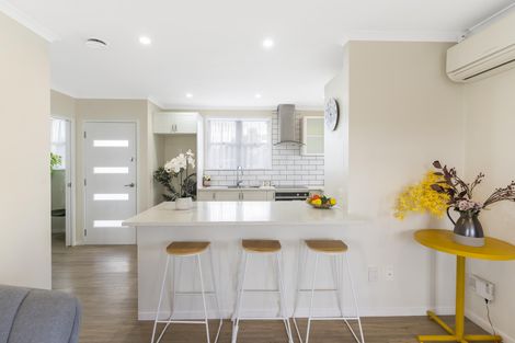 Photo of property in 1/1 Cooper Place, Papakura, 2110