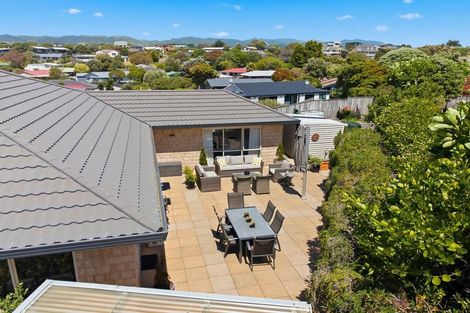 Photo of property in 10 Barrett Drive, Waikanae Beach, Waikanae, 5036