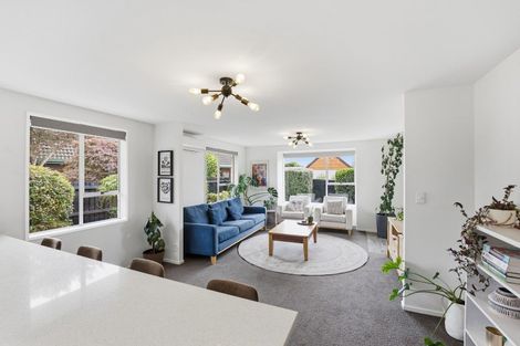 Photo of property in 2/17b Prestons Road, Redwood, Christchurch, 8051