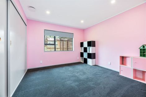 Photo of property in 61 Palomino Drive, Henderson, Auckland, 0612