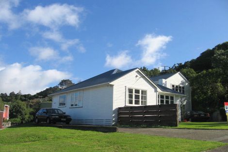 Photo of property in 41 London Road, Korokoro, Lower Hutt, 5012
