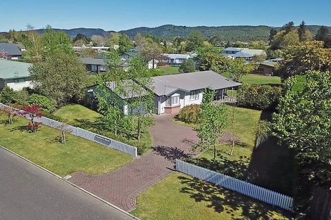 Photo of property in 2 Yasmin Lane, Kinloch, Taupo, 3377