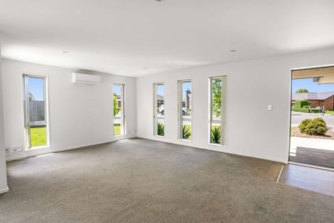 Photo of property in 69 Acacia Avenue, Rangiora, 7400