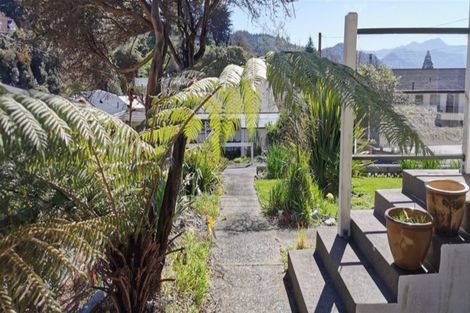 Photo of property in 36 South Terrace, Picton, 7220