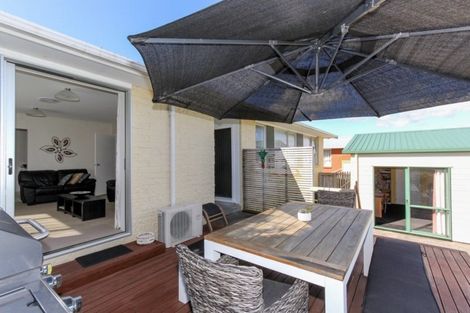 Photo of property in 4 Kelvin Place, Westown, New Plymouth, 4310