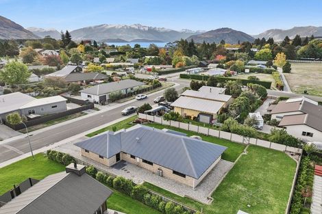 Photo of property in 1 Coromandel Street, Wanaka, 9305