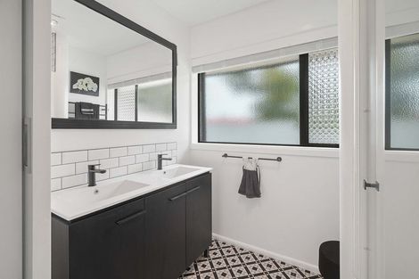 Photo of property in 13 Parker Street, Hornby, Christchurch, 8042