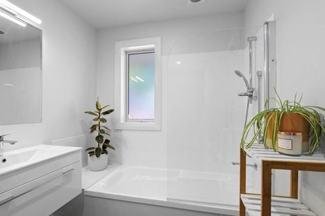 Photo of property in 5 Shaftesbury Street, Avonhead, Christchurch, 8042