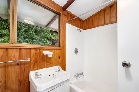 Photo of property in 18 Te Kuru Lane, Pukawa Bay, Turangi, 3381