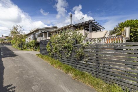 Photo of property in 34 Aubrey Street, New Plymouth, 4310