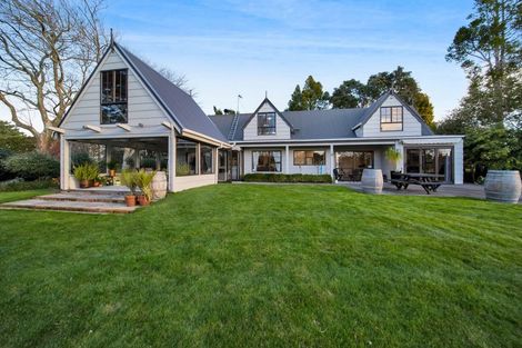 Photo of property in 48 Kairau Road West, Sentry Hill, New Plymouth, 4373