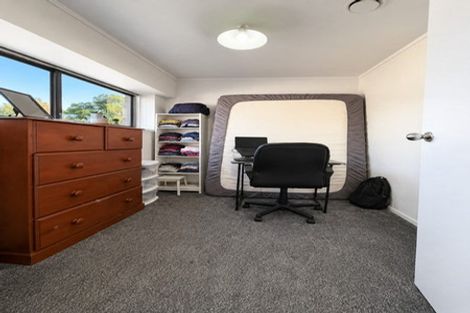 Photo of property in 1/15 Roseberry Avenue, Birkenhead, Auckland, 0626