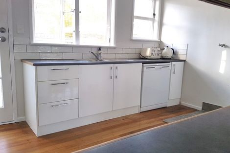 Photo of property in 1/16 Ramillies Place, Glenfield, Auckland, 0629