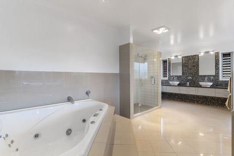 Photo of property in 73 Waldorf Crescent, Orewa, 0931