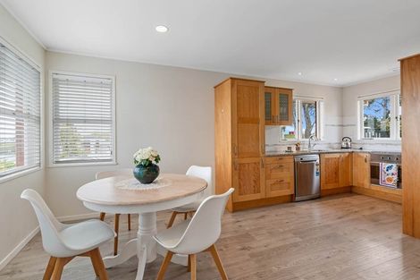 Photo of property in 2 Sycamore Drive, Sunnynook, Auckland, 0620