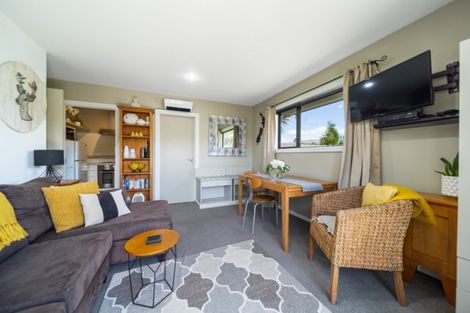Photo of property in 1 Manorburn Place, Lake Hayes, Queenstown, 9304