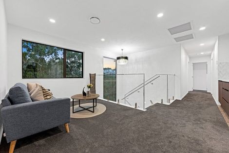 Photo of property in 27 Tannaghmore Drive, Flat Bush, 2019