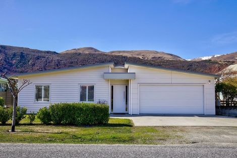 Photo of property in 17 Thomson Street, Arrowtown, 9302
