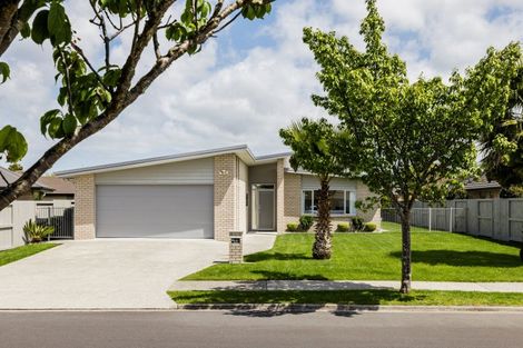 Photo of property in 69 Aquila Crescent, Rototuna North, Hamilton, 3210