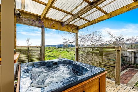 Photo of property in 55 Springs Road, Parakai, 0830