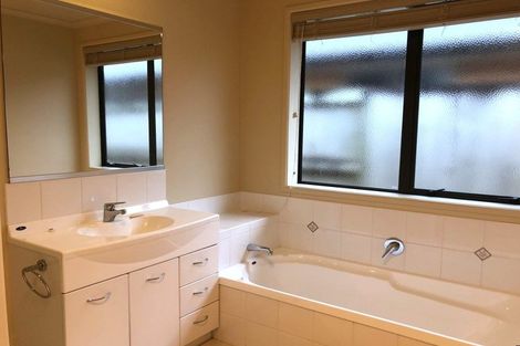 Photo of property in 105 Doncaster Drive, Papamoa Beach, Papamoa, 3118