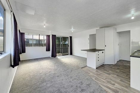 Photo of property in 10 Cherrywood Place, Western Heights, Rotorua, 3015