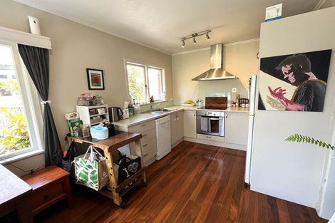 Photo of property in 13 James Laurie Street, Henderson, Auckland, 0612