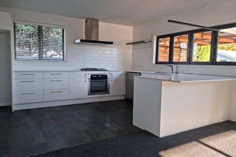 Photo of property in 8 Liverton Crescent, Bishopdale, Christchurch, 8053