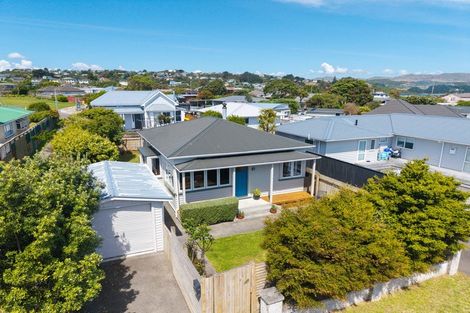 Photo of property in 19 Main Road, Titahi Bay, Porirua, 5022